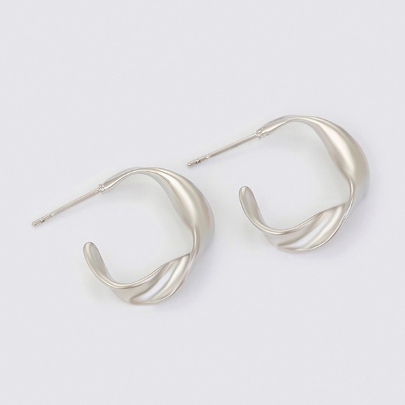 Wavy Hoop Earrings Platinum Plated Chunky Hoop Earrings - Picture 5 of 11